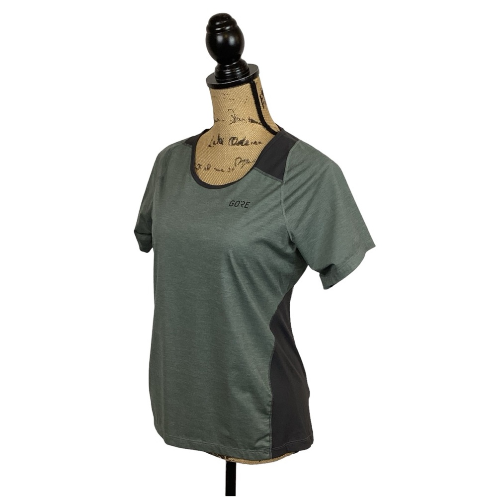 NWOT GORE Athletic Short Sleeve Top
